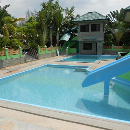 Dureme Mansion Hotel And Resort Castillejos Exterior foto